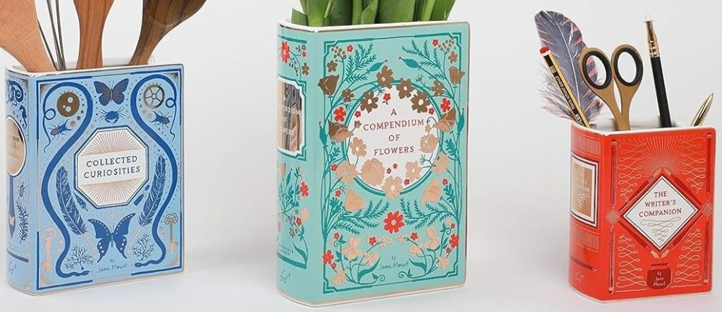 Book-shaped ceramic vases compendium of flowers
